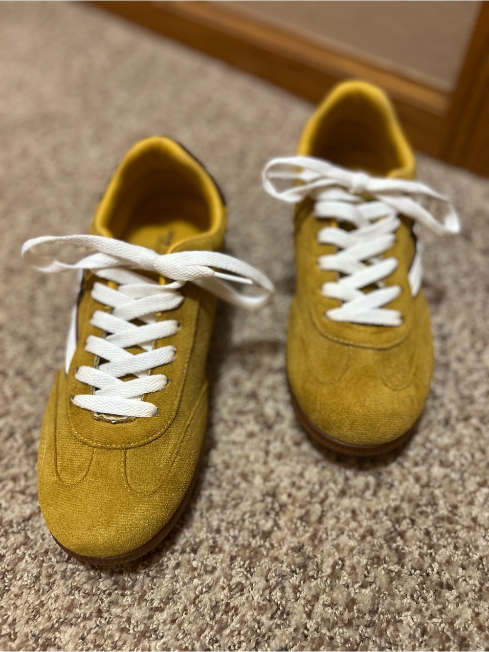 Project Cloud Irita Suede Mustard Yellow Lace-Up Sneakers NWOT Size 6.5